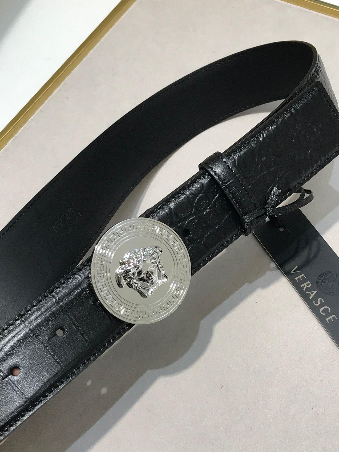 14V83PDE Stylish High quality belt With full package