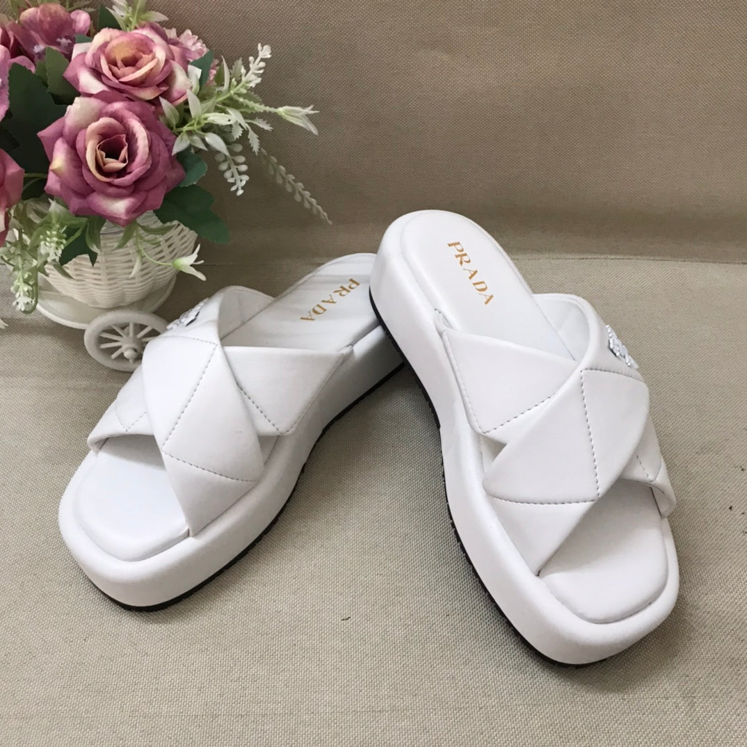 14PD25ZDE Stylish slippers