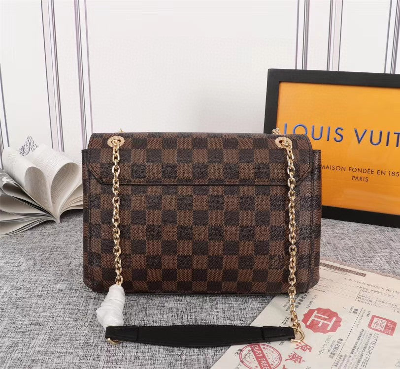 2XE52BDE Stylish leather bag