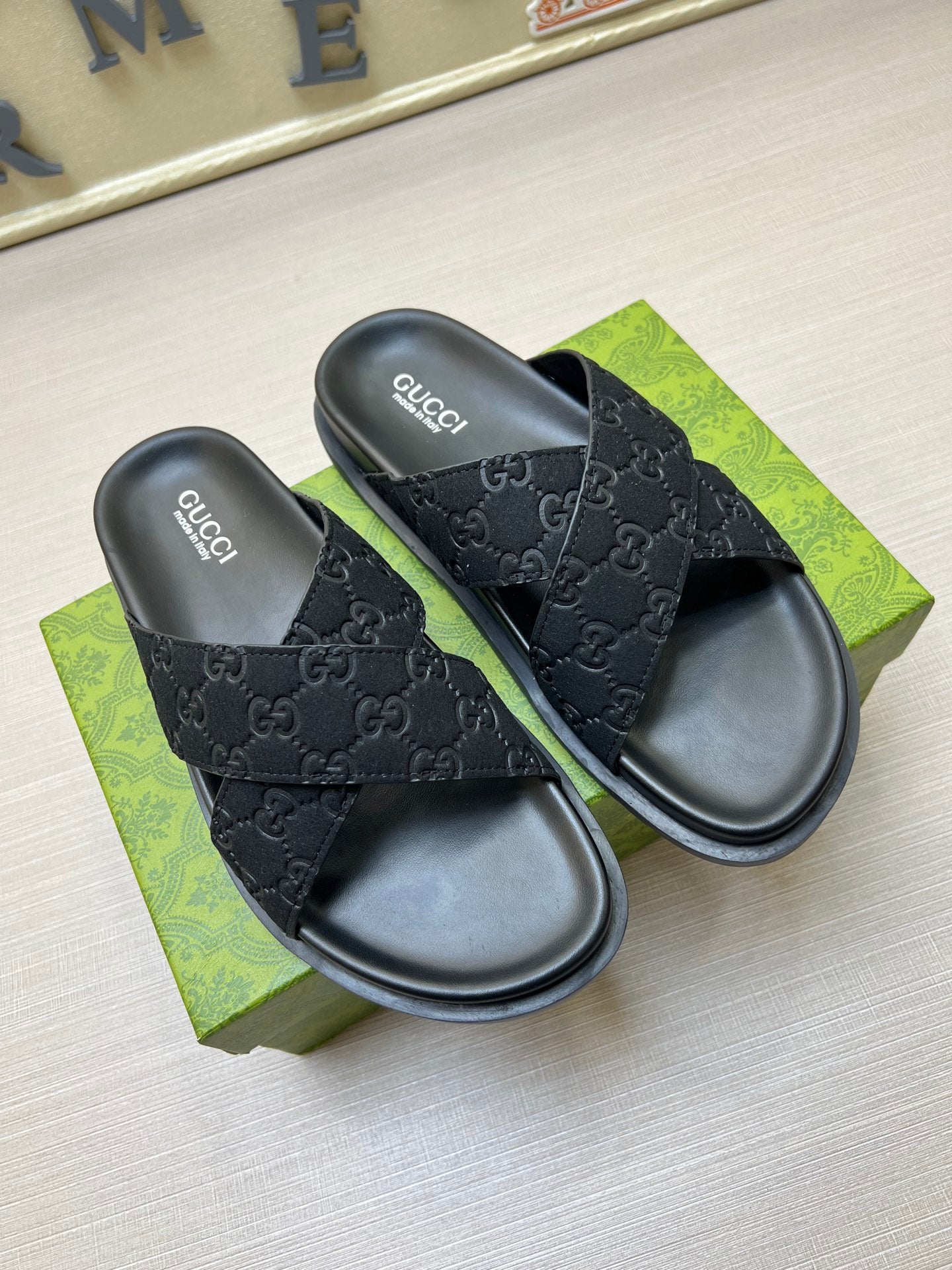 5QB15ZDE Stylish Slippers