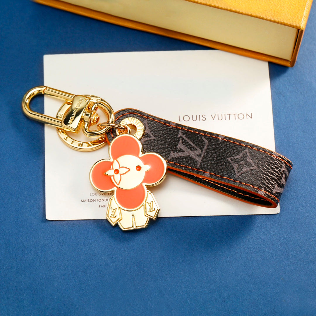 14E11ADE Stylish key closure