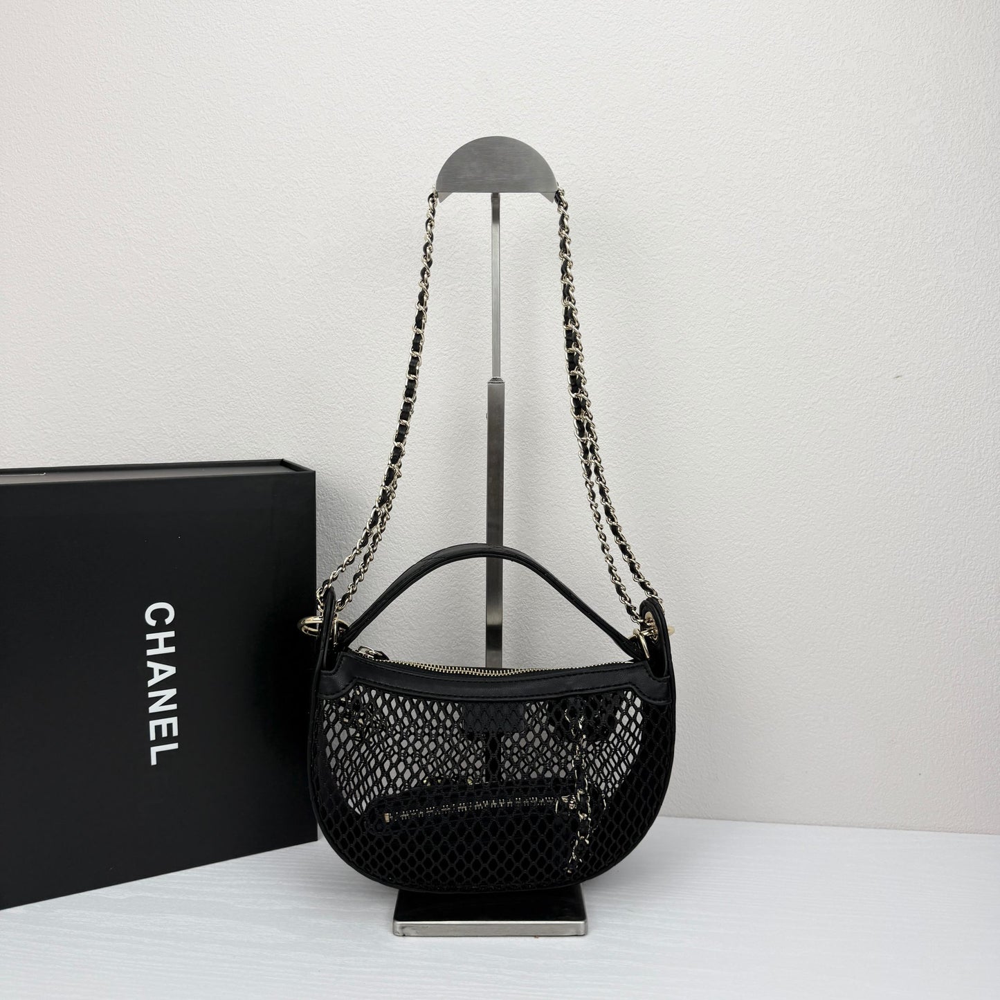 15RC48BDE Stylish leather bag