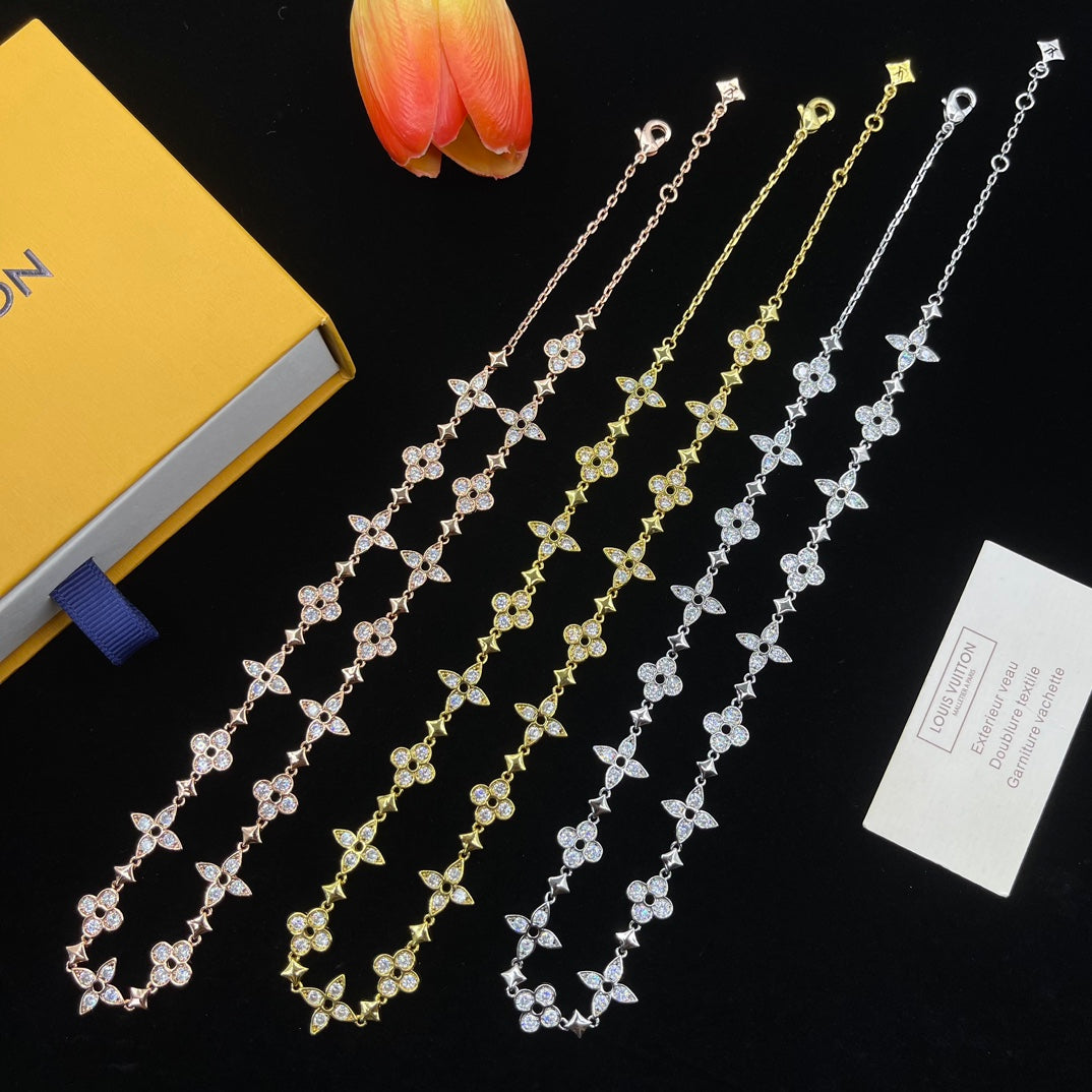 14E969XDE Stylish Necklaces