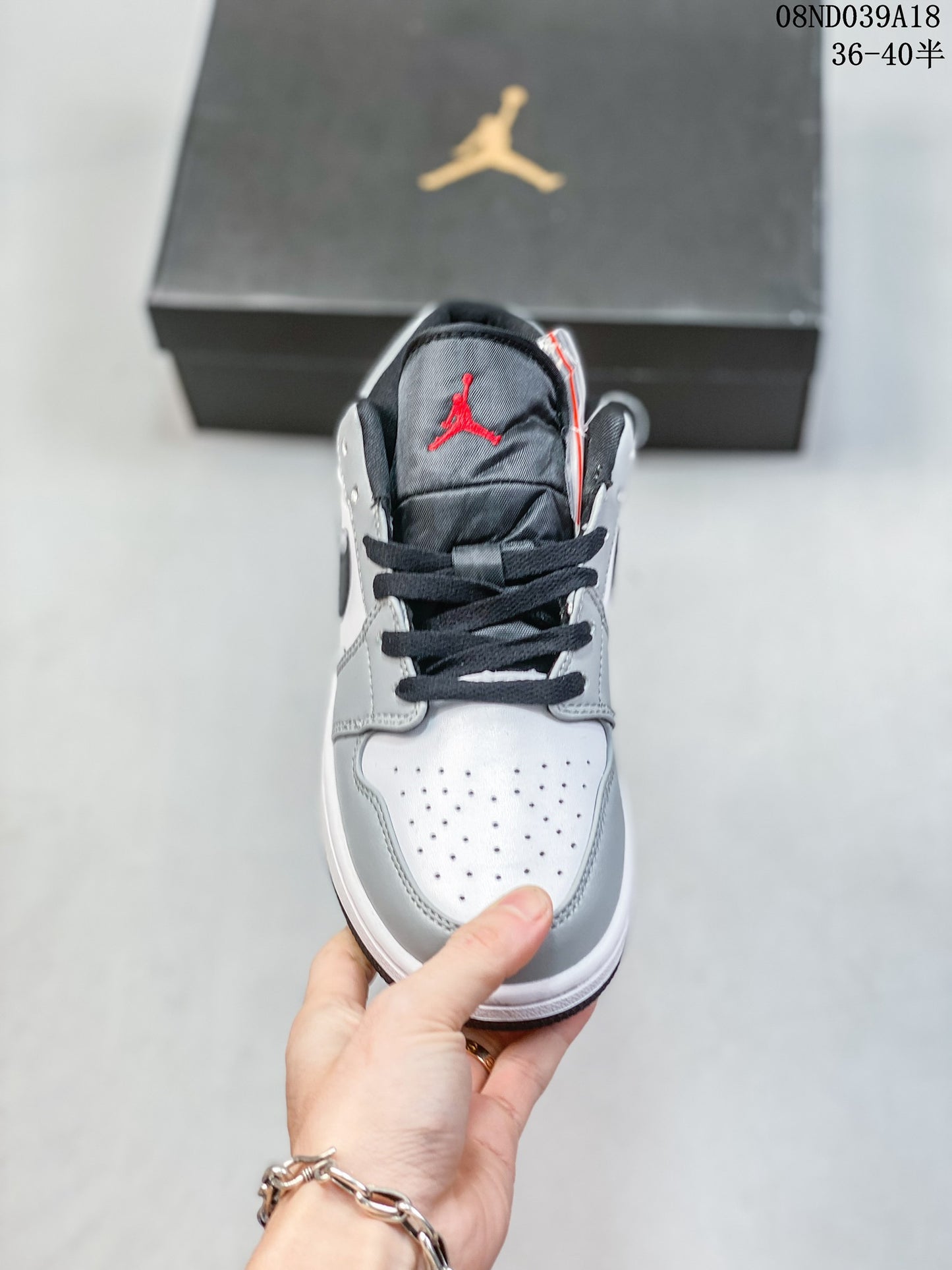4YN55ZDE Stylish Sneakers (No Box, August-October Big Sale)