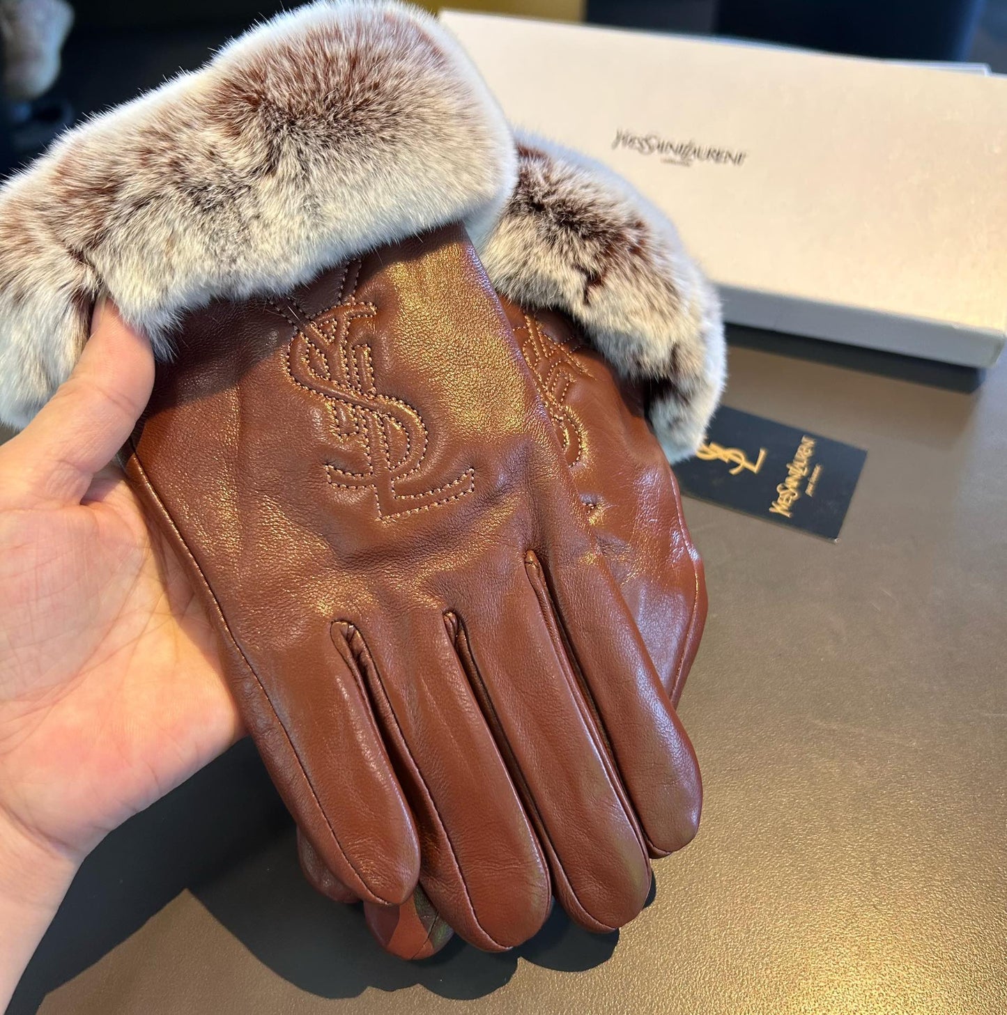14SL25SDE Stylish Wool gloves