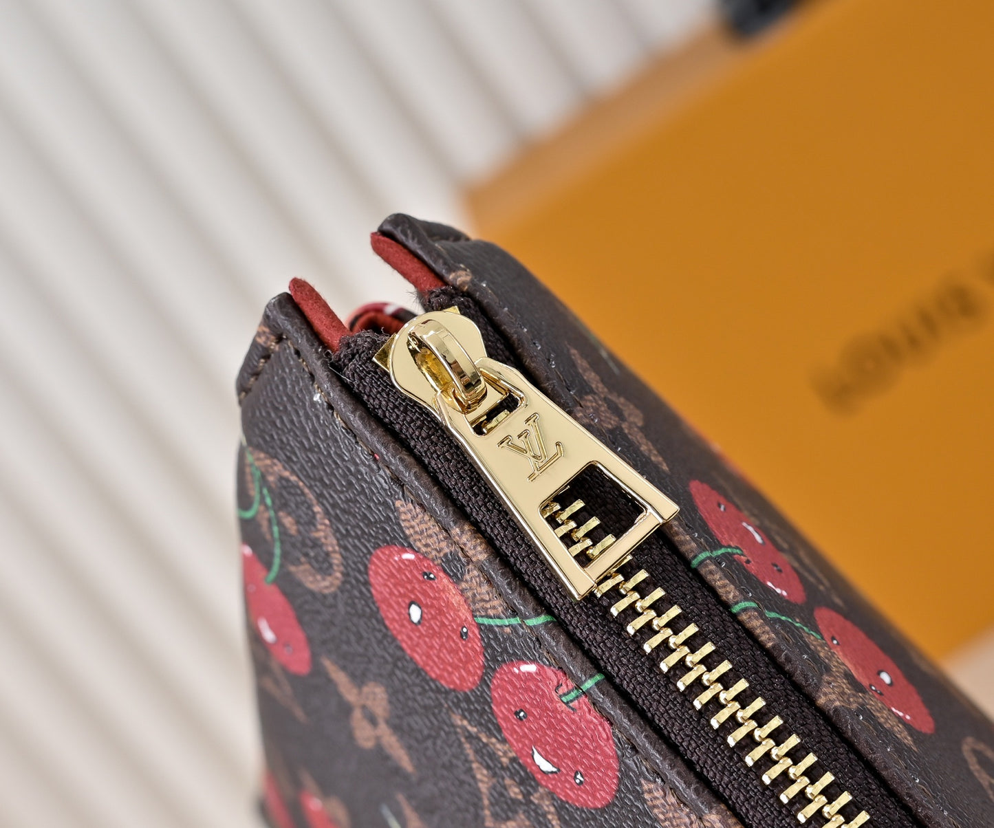15RE29BDE Stylish bag