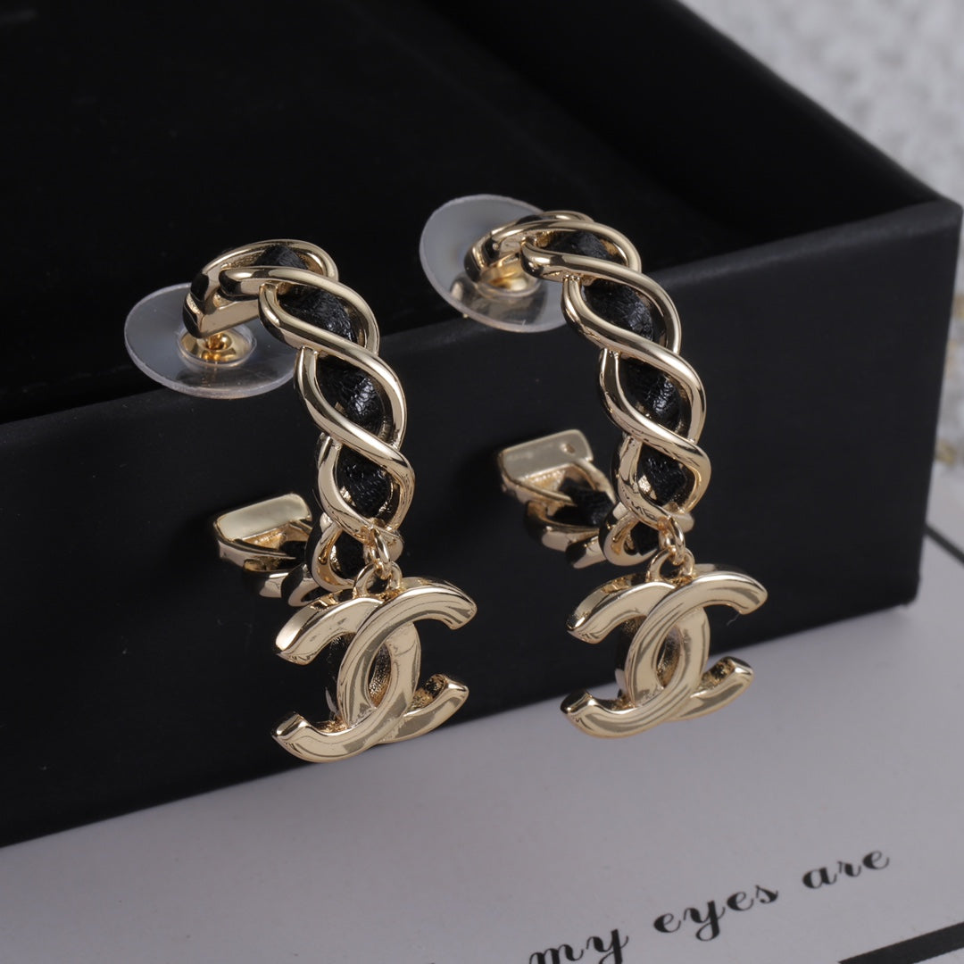 14C784EDE Stylish Earrings