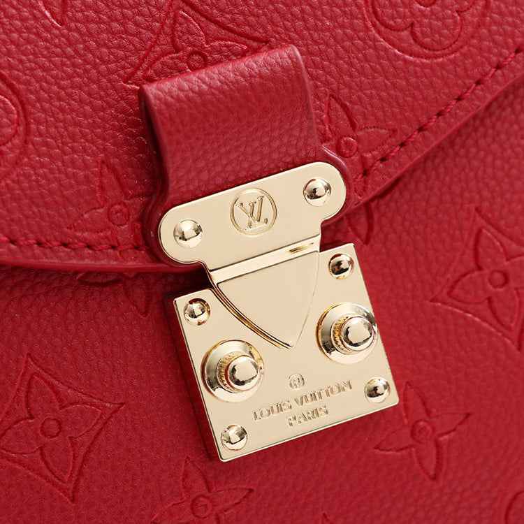 AE92BDE Stylish leather bag