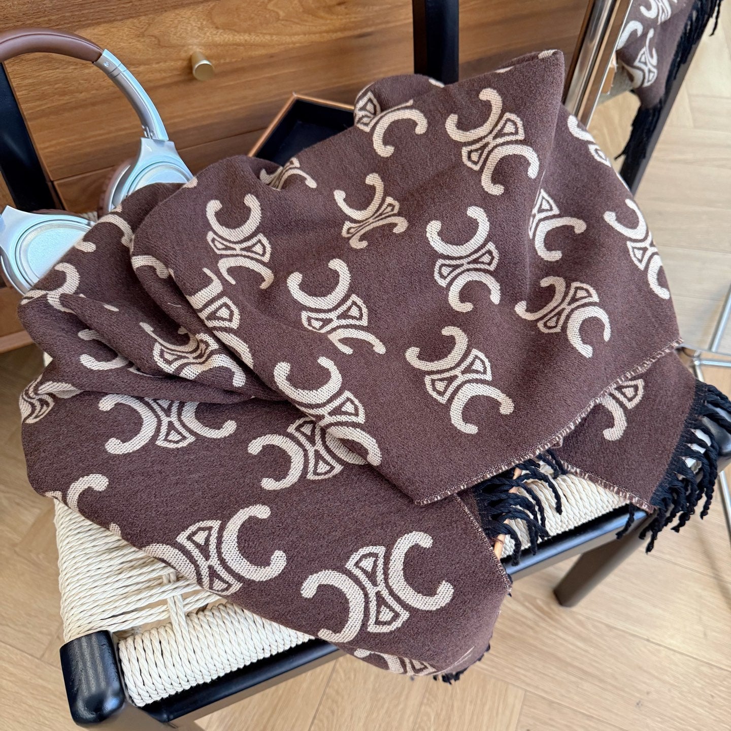 175RA15WDE Stylish Winter Scarves