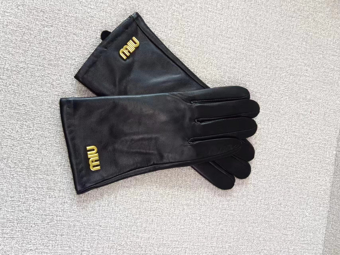 24A108SDE Stylish gloves