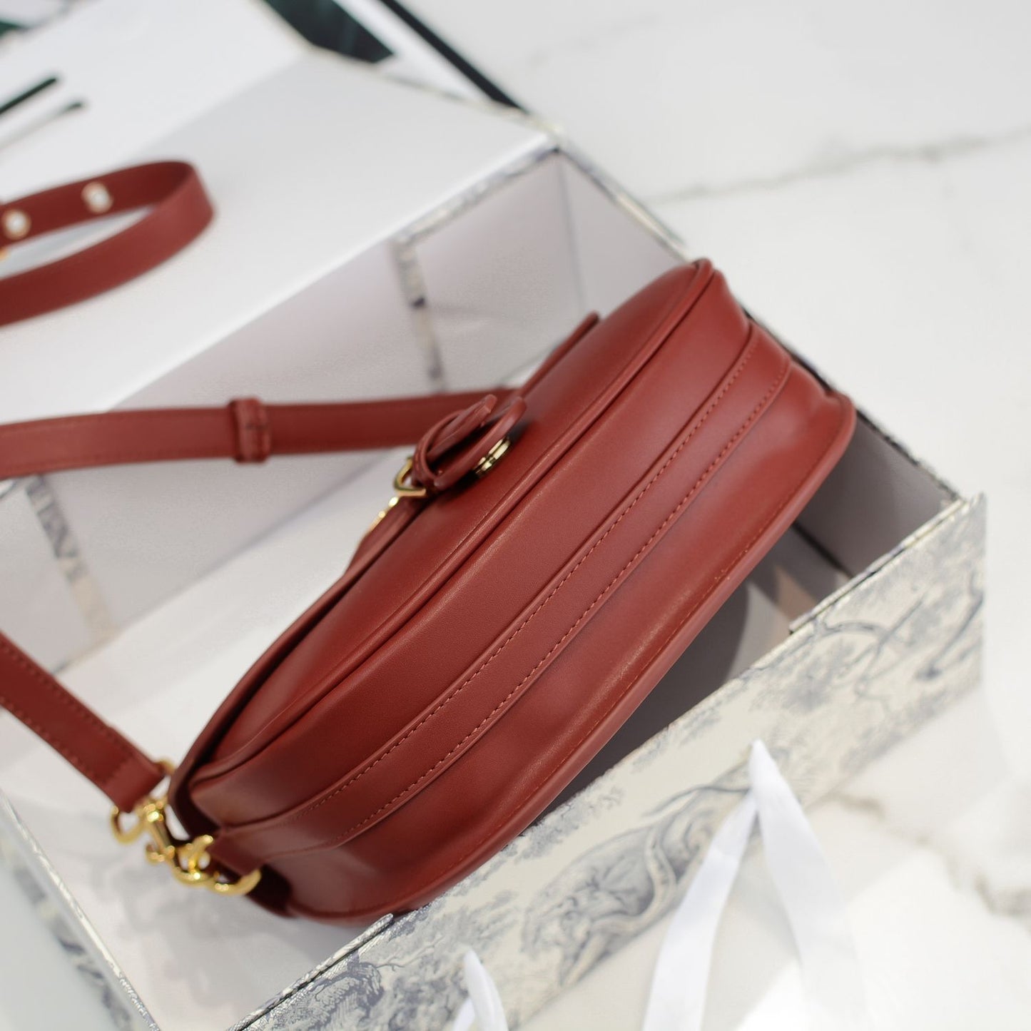 1L48BDE Stylish leather bag