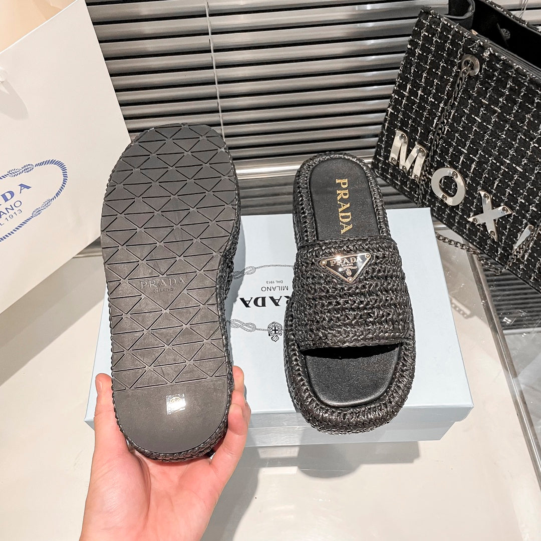 14PD21ZDE Stylish slippers