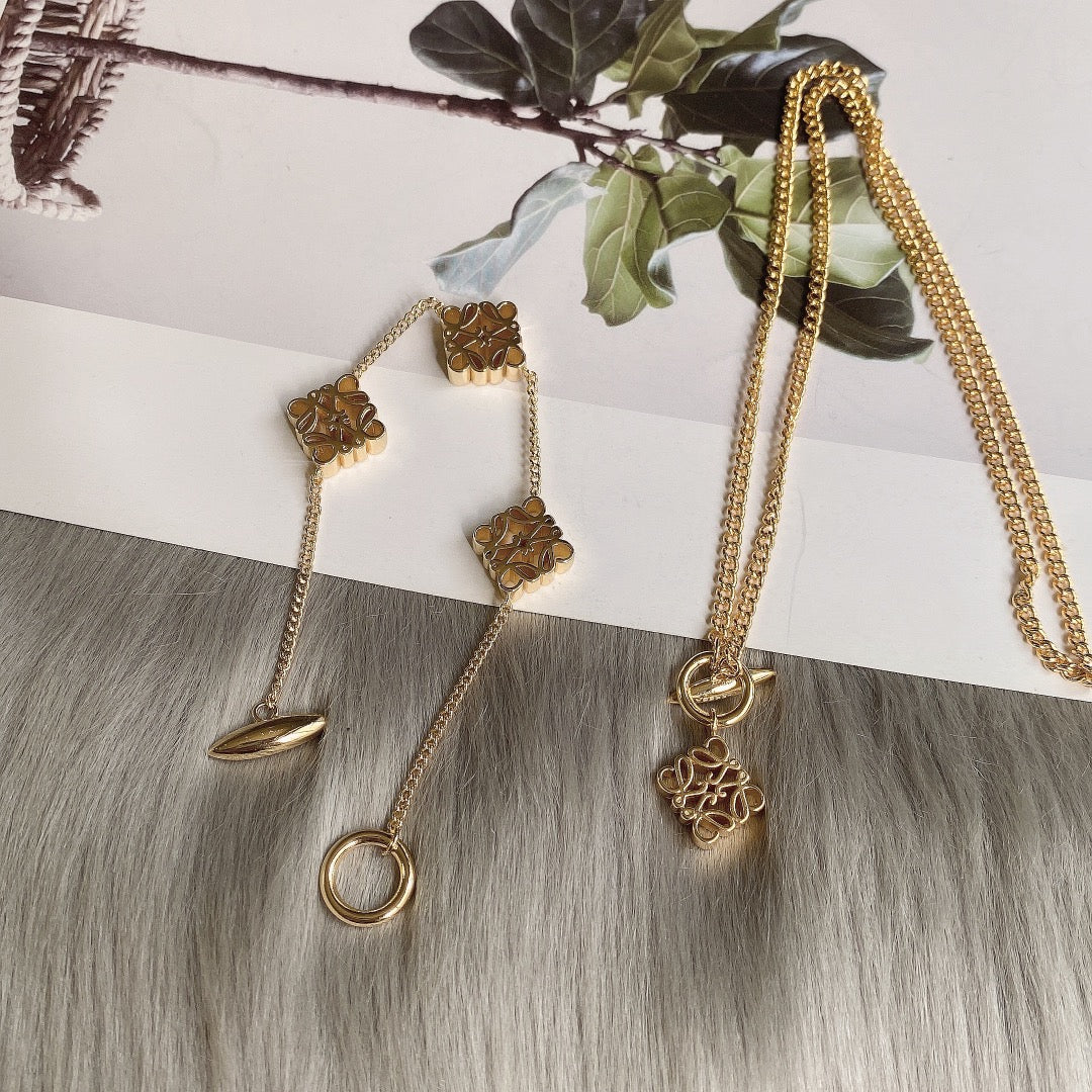 14A602XDE Stylish Bracelets Necklaces