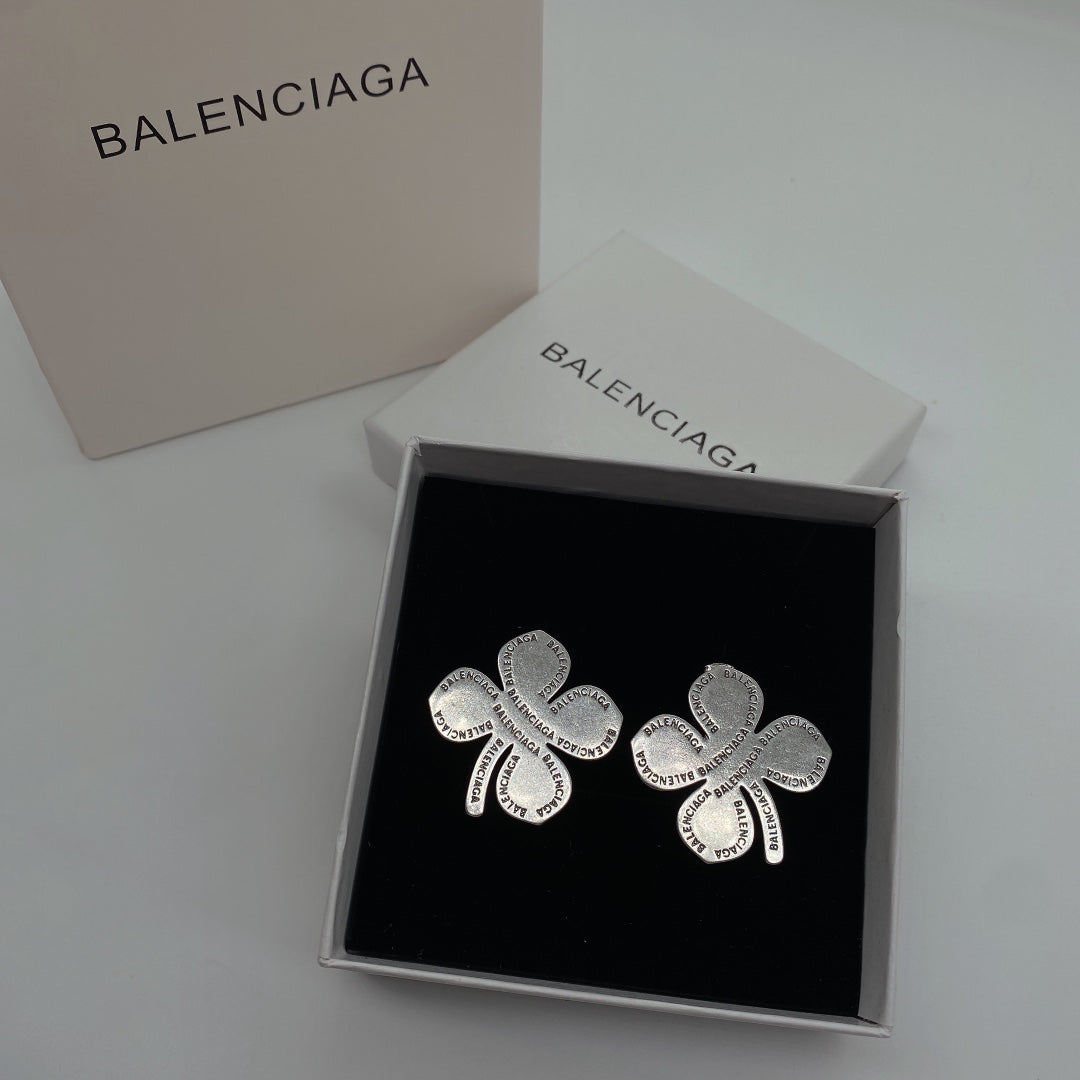 14J1096EDE Stylish Earrings