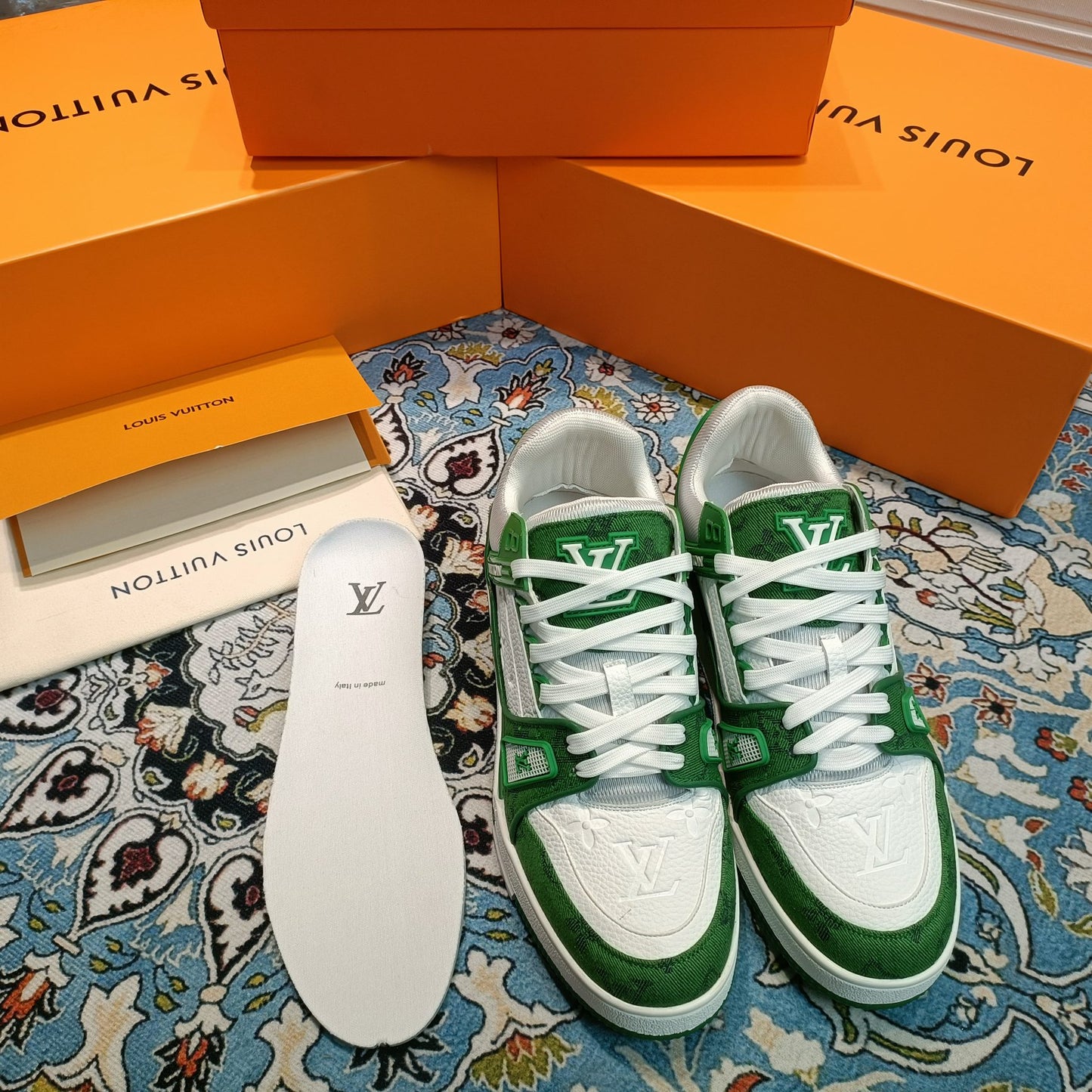 1XE23ZDE Stylish Sneakers