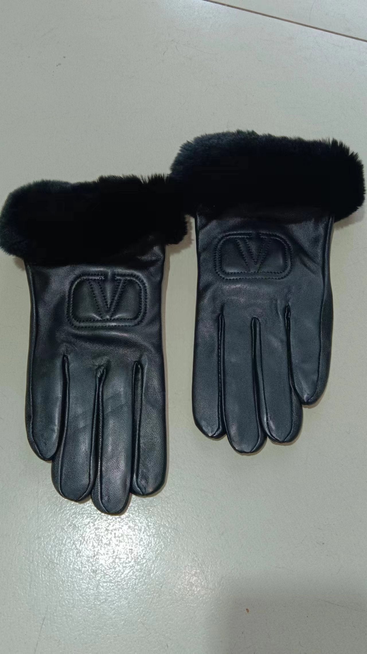 24VL111SDE Stylish gloves