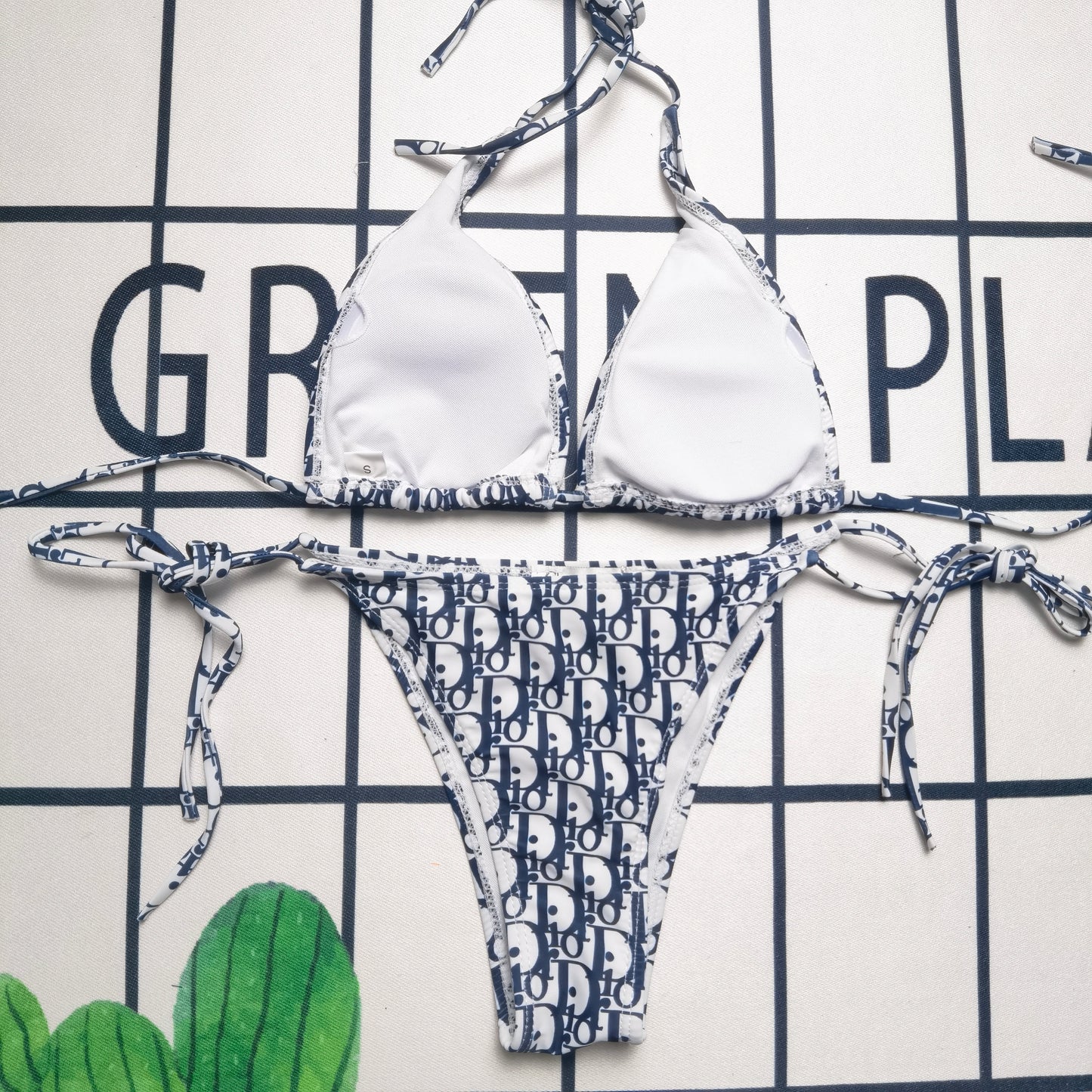 14D240YDE Stylish Bikini swimsuit