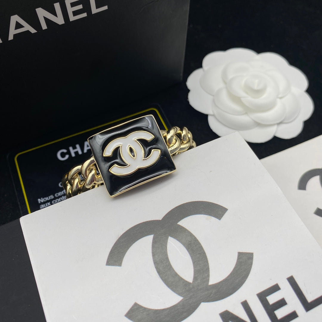 1XC567KDE Stylish bracelet