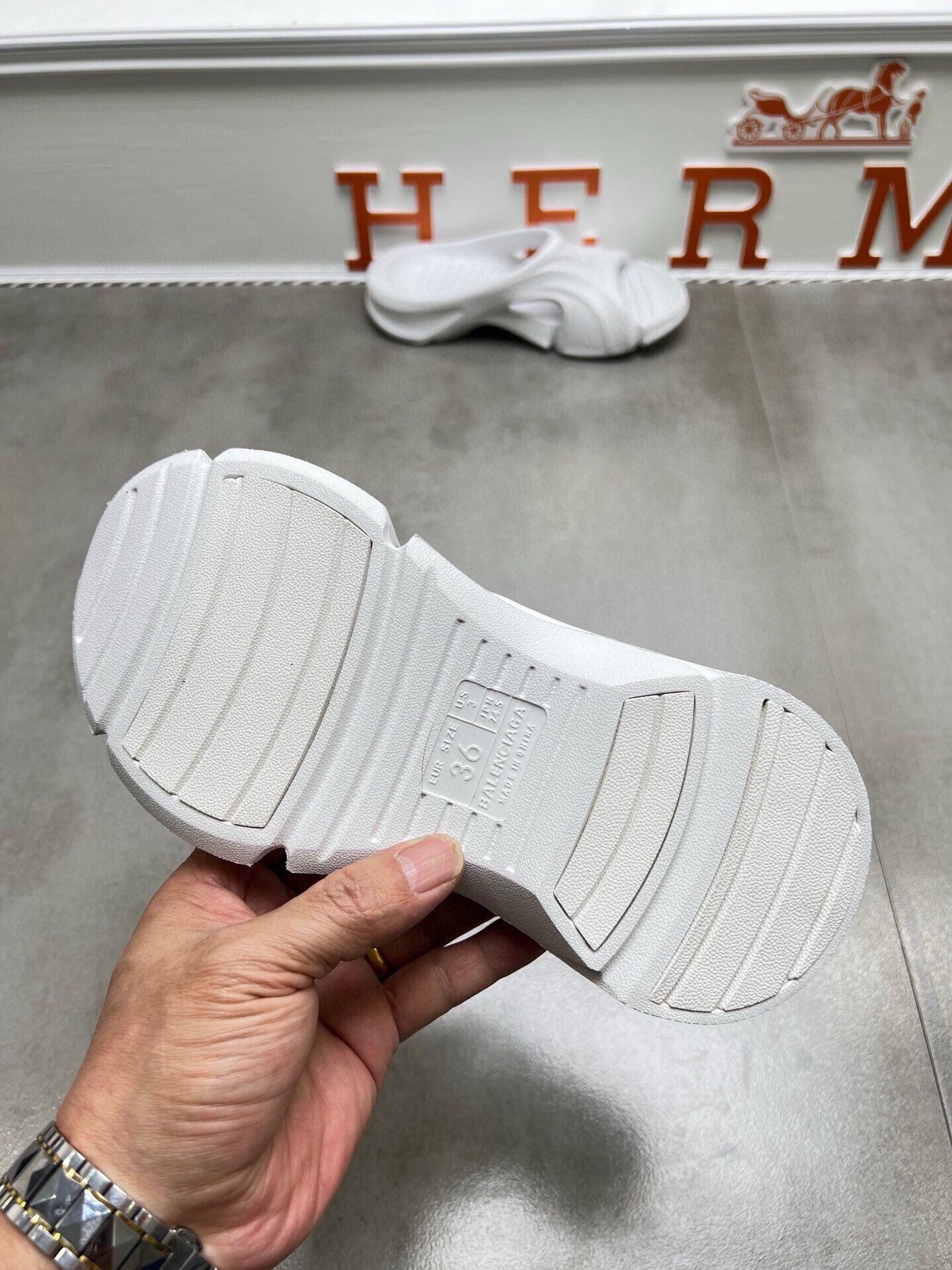 54J40ZDE Stylish slippers