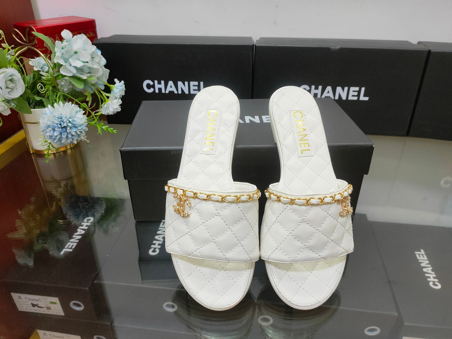 14C29ZDE Stylish slippers