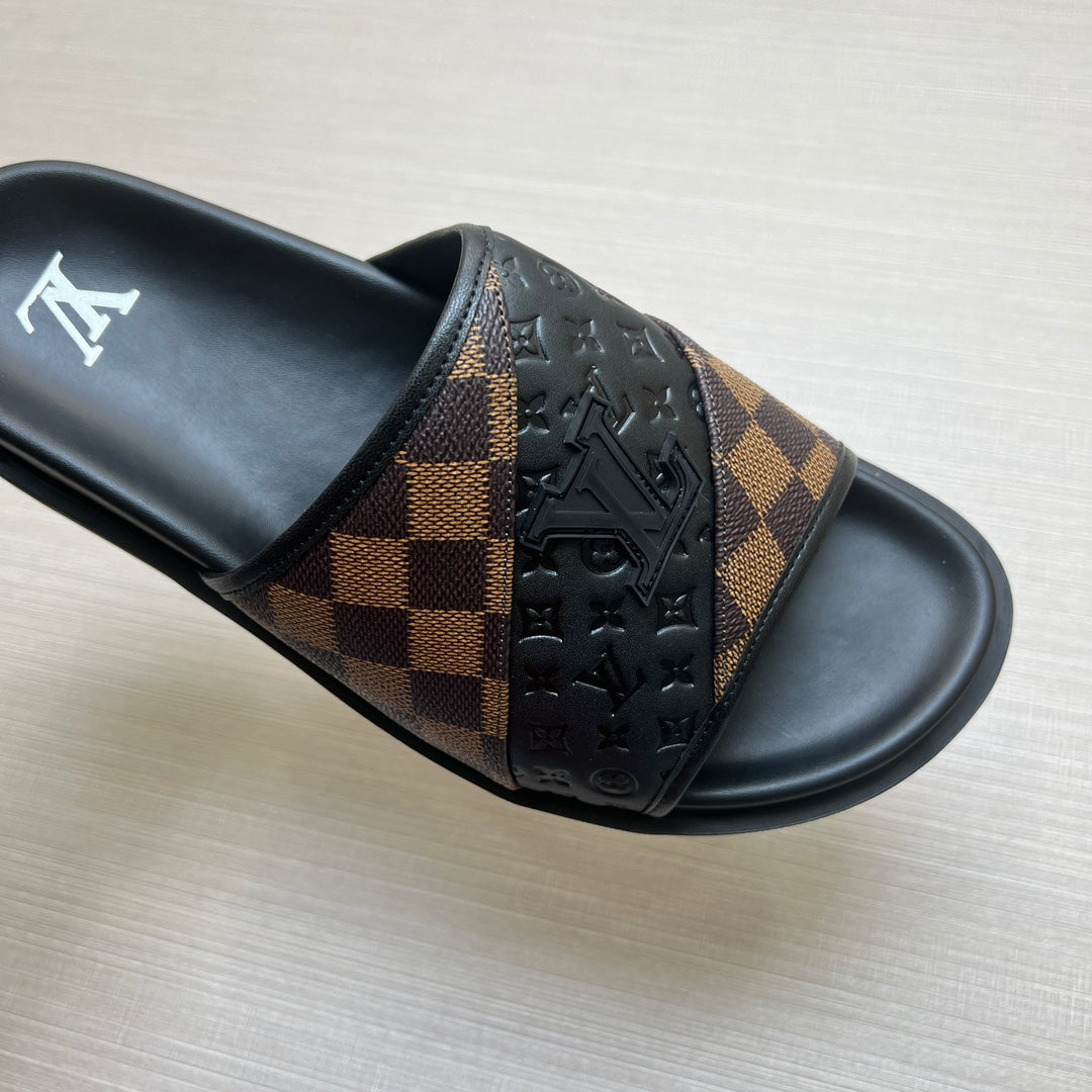 54E2ZDE Stylish slippers