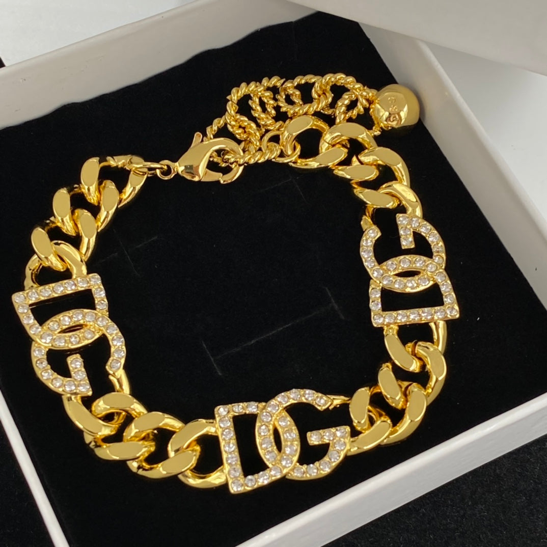 1XA581XDE Stylish rEarrings Bracelets Necklaces