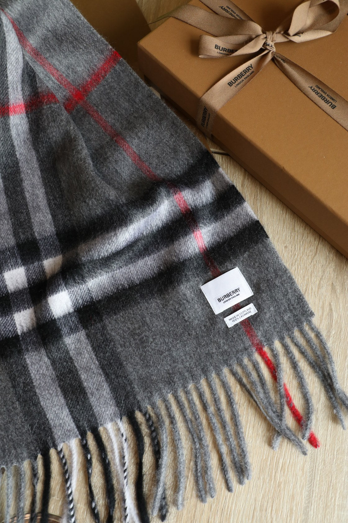 185ZR3WDE Stylish Winter Scarves