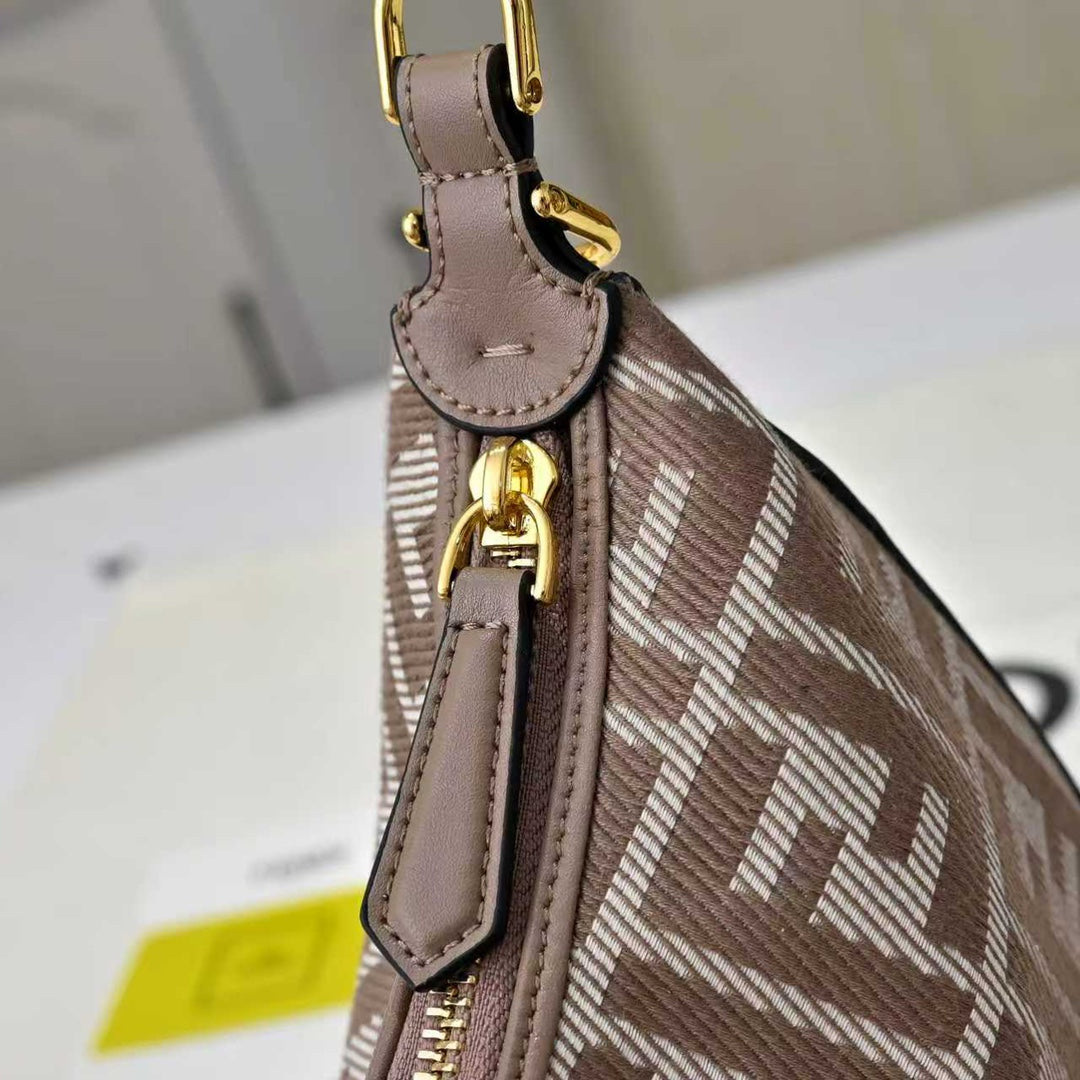 15RF8BDE Stylish leather bag