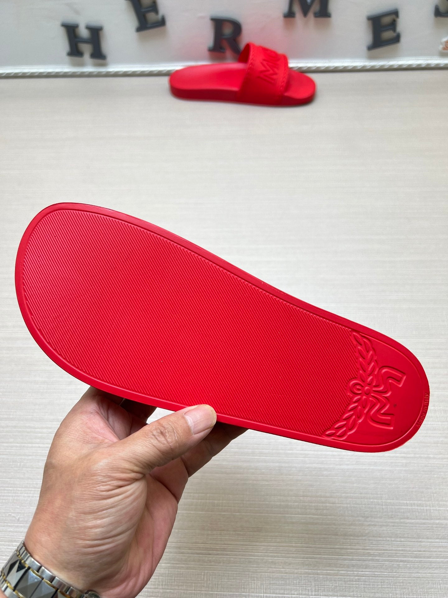 54M42ZDE Stylish slippers