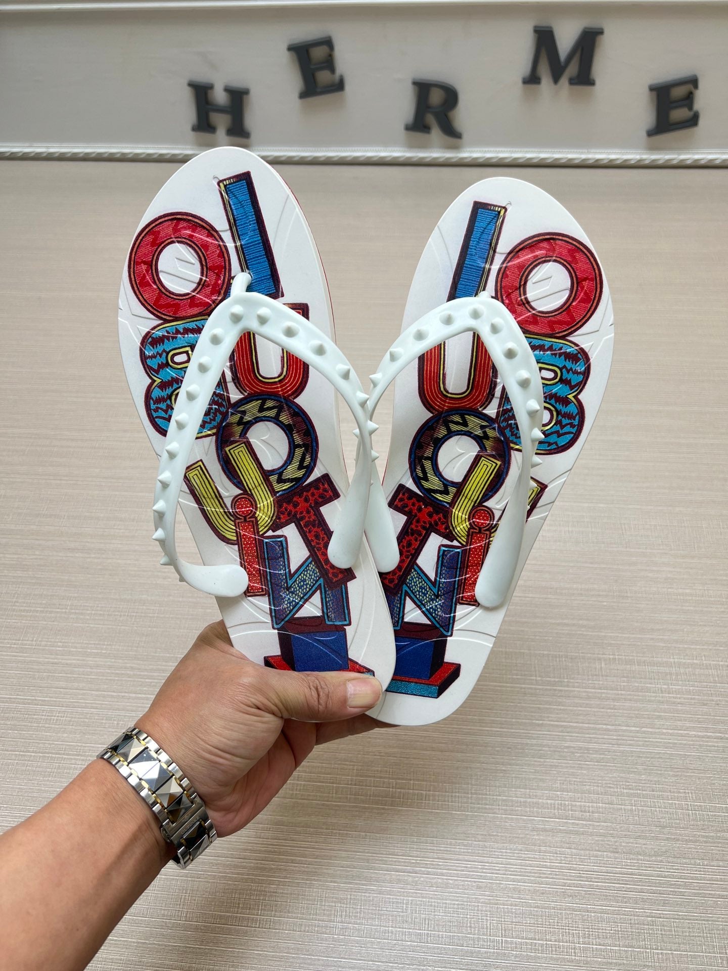54A107ZDE Stylish slippers