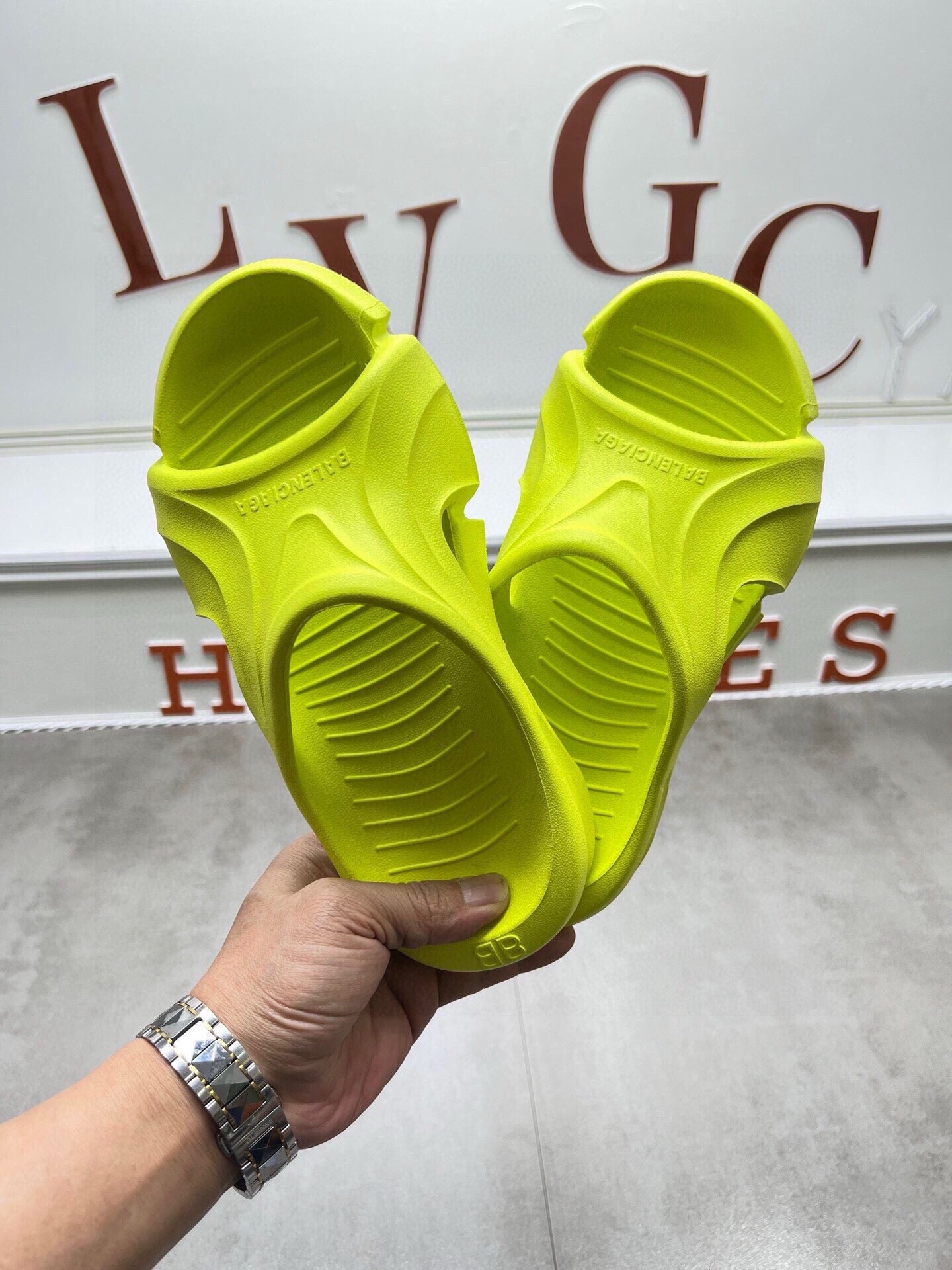 54J40ZDE Stylish slippers