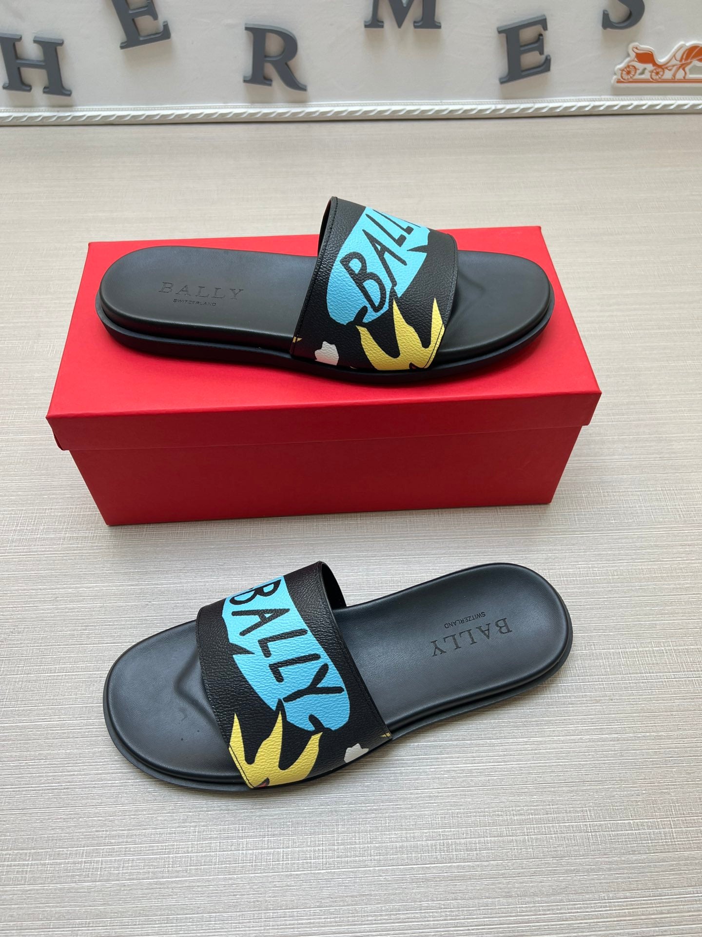 54A62ZDE Stylish slippers
