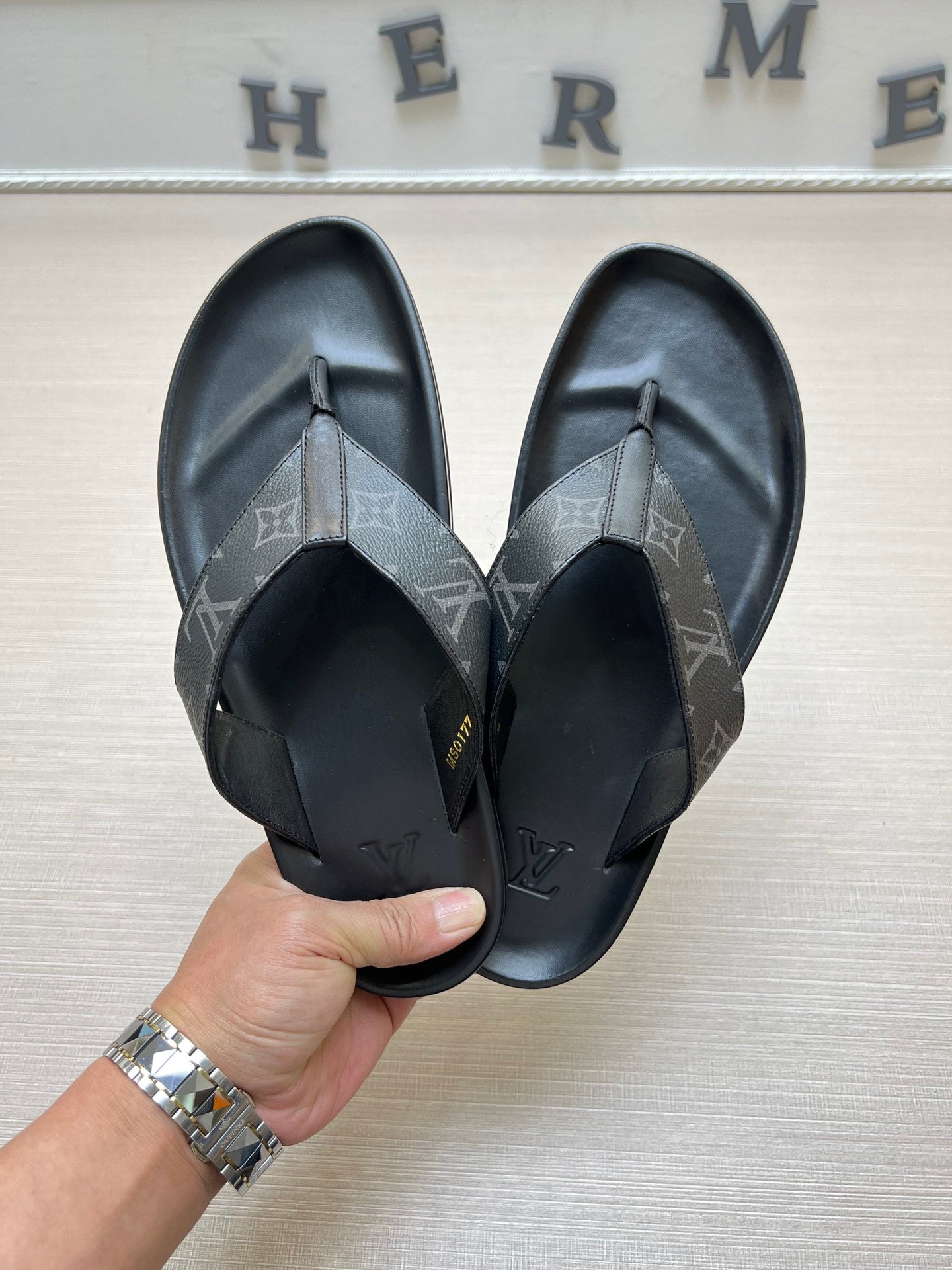 54E86ZDE Stylish slippers