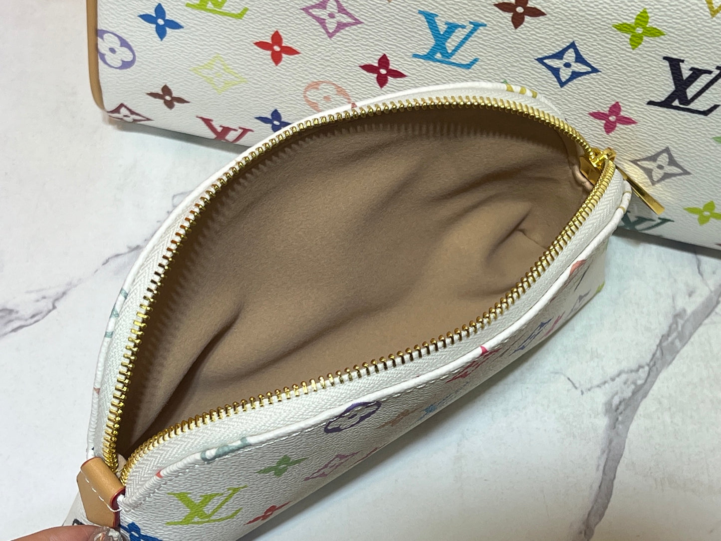 165NE108BDE Stylish leather bag