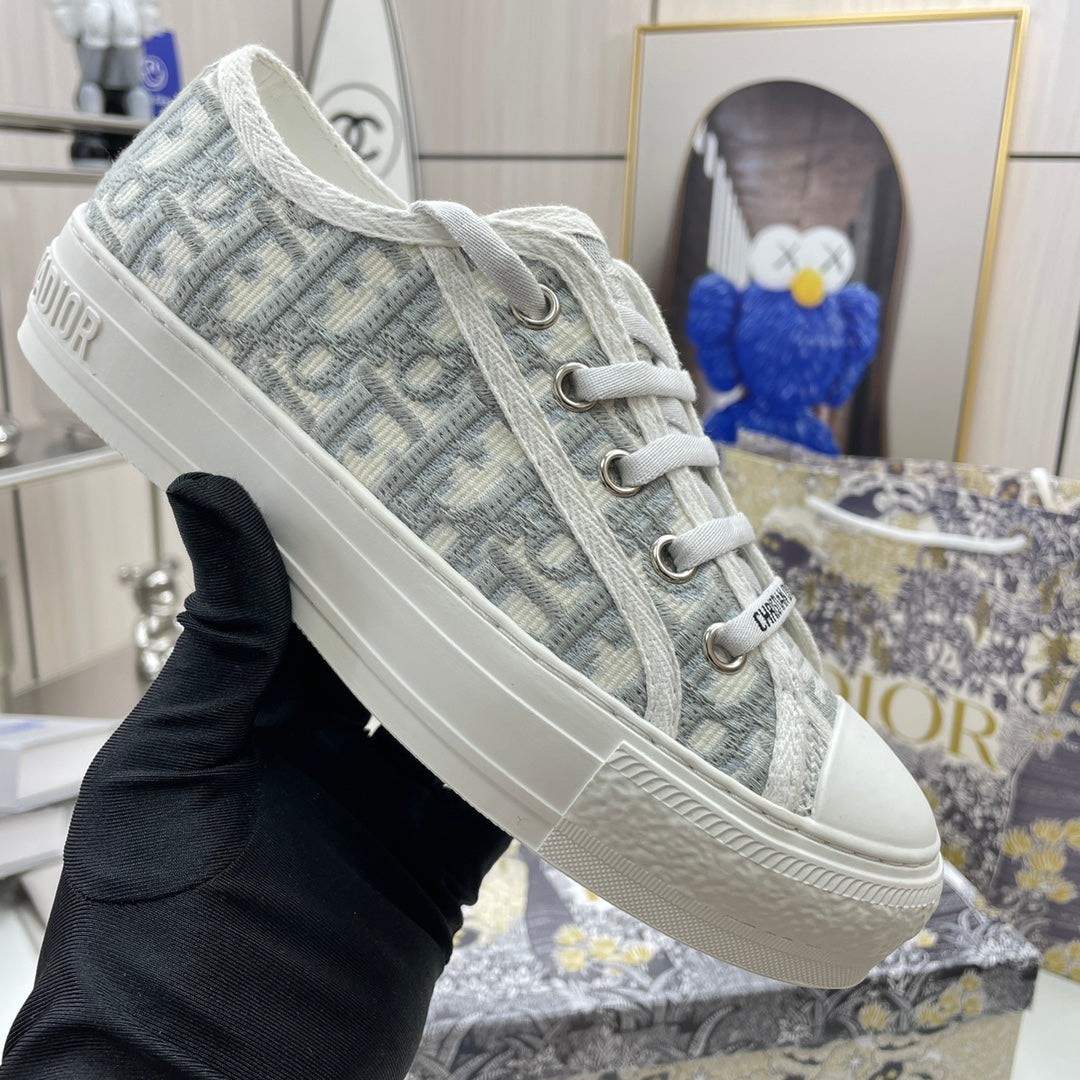 1XD65ZDE Stylish shoes