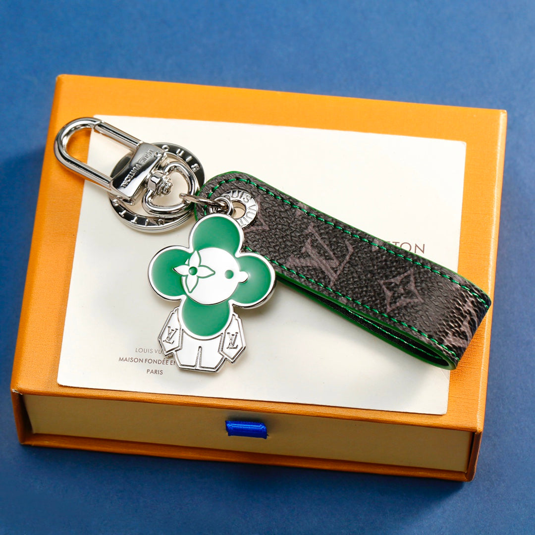 14E11ADE Stylish key closure