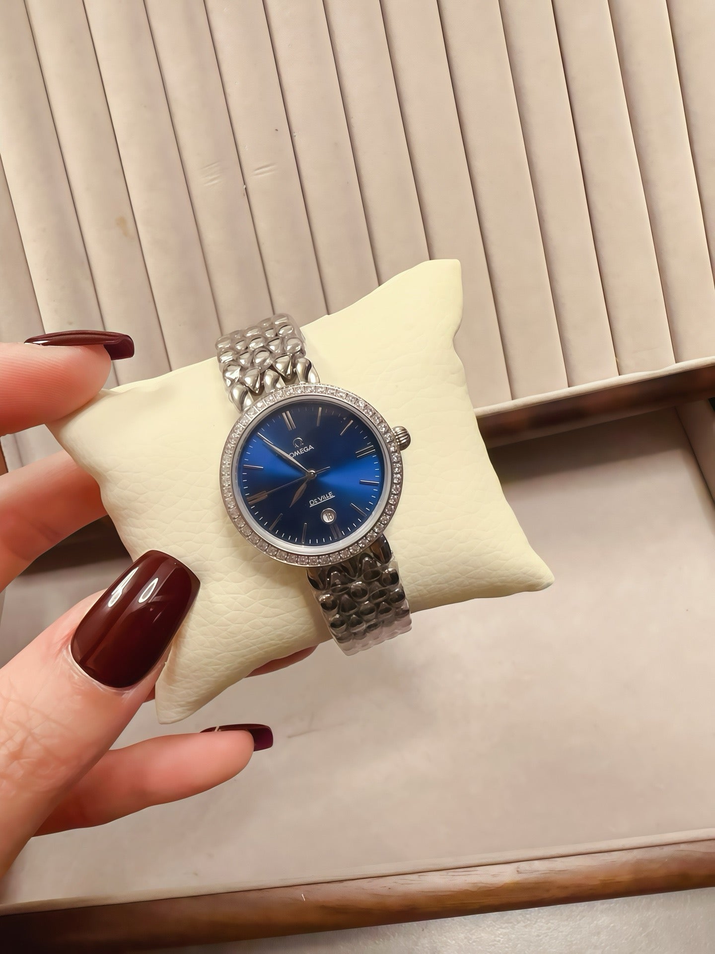 255RA35LDE Stylish Watches