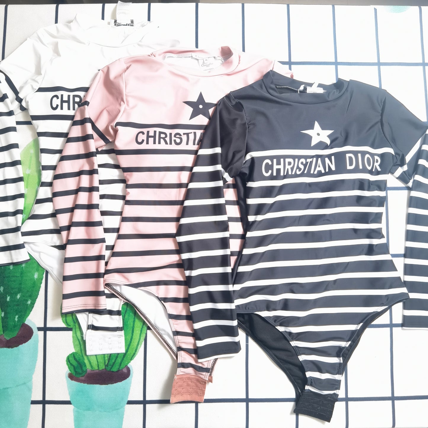 14D3YDE Stylish Long sleeve swimsuit