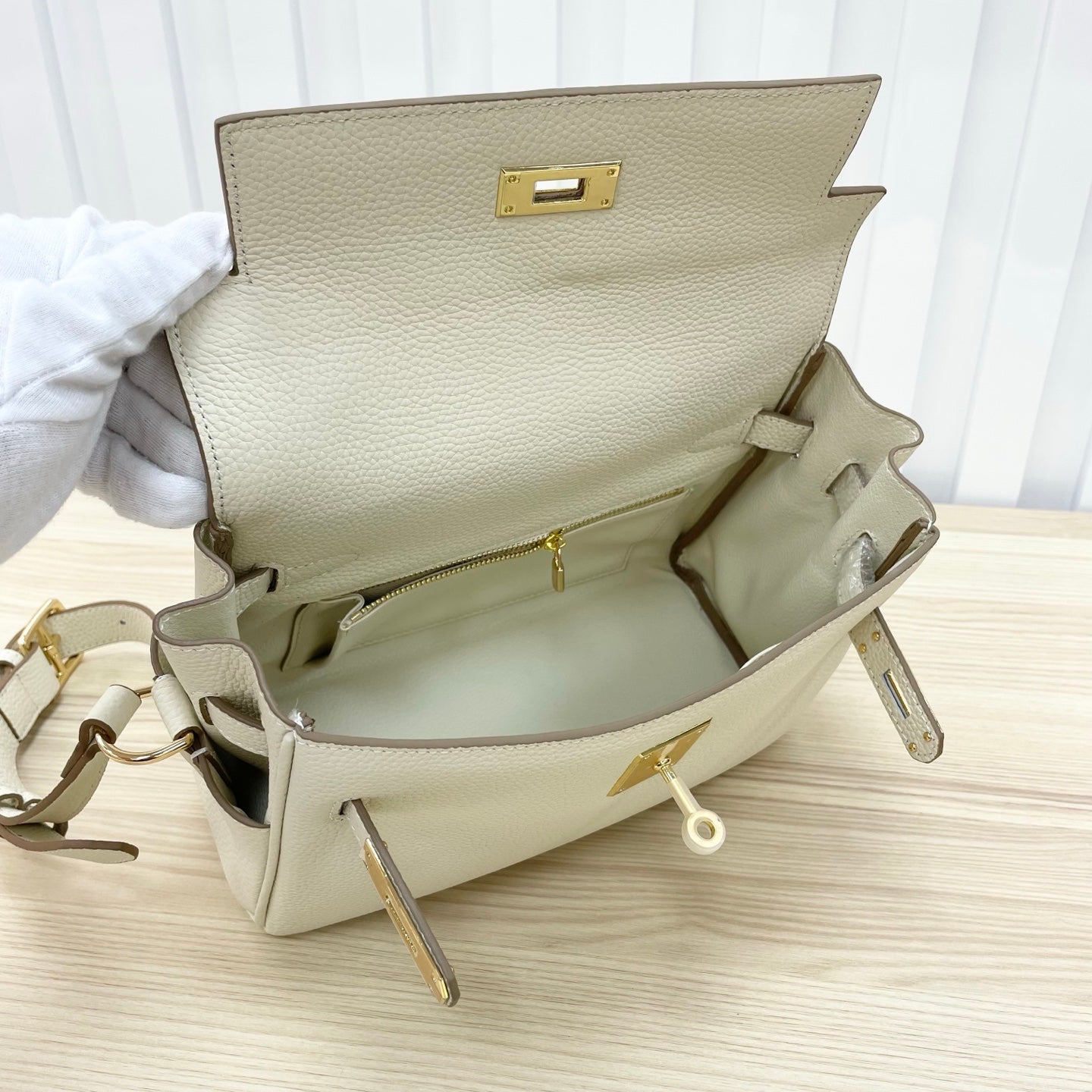 15RH4BDE Stylish leather bag
