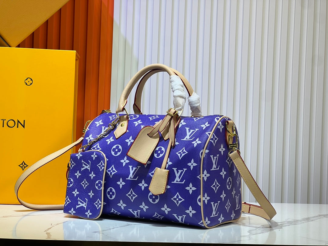 155XE16BDE Stylish leather bag