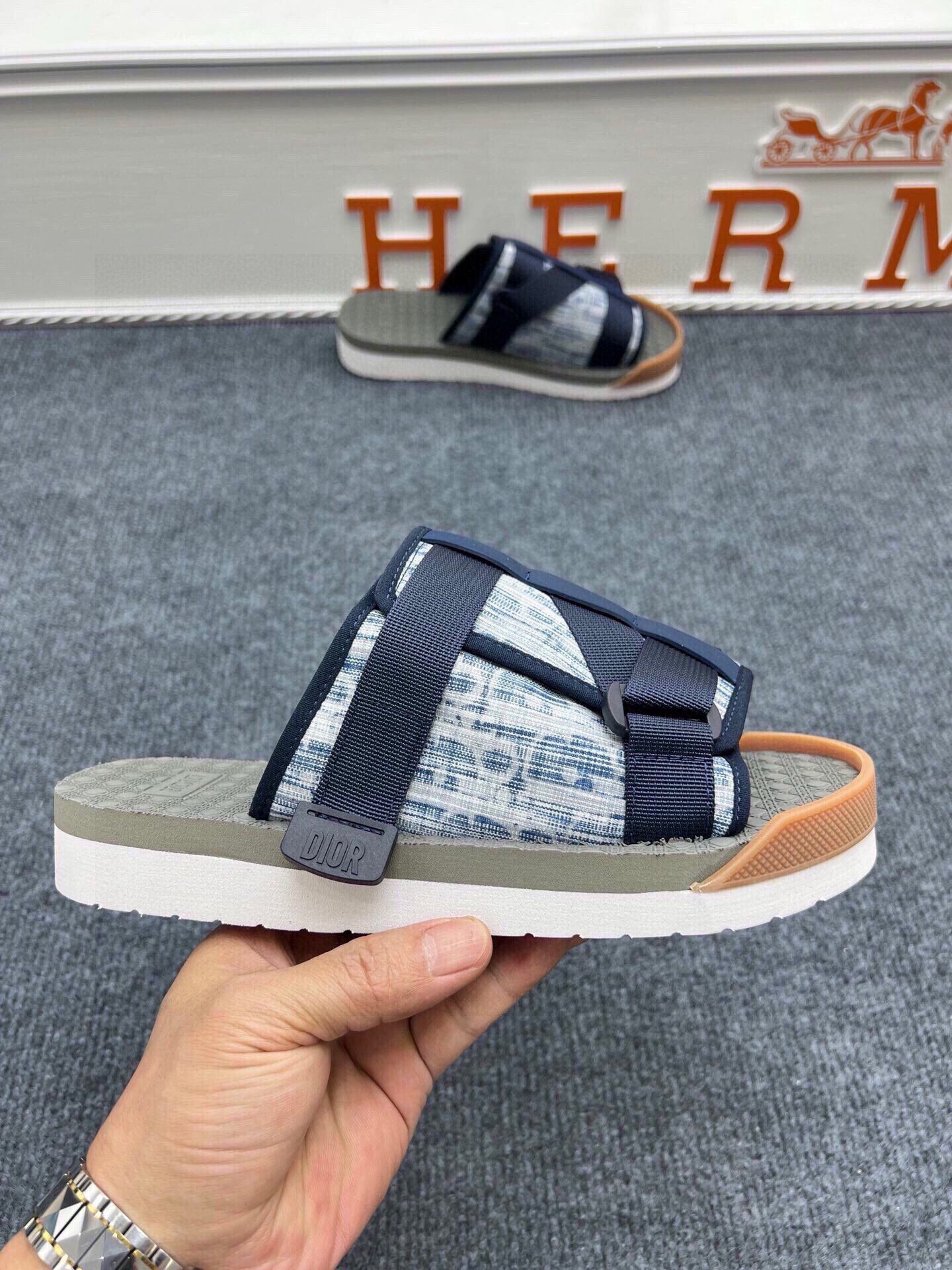 535ZD305ZDE Stylish Slippers