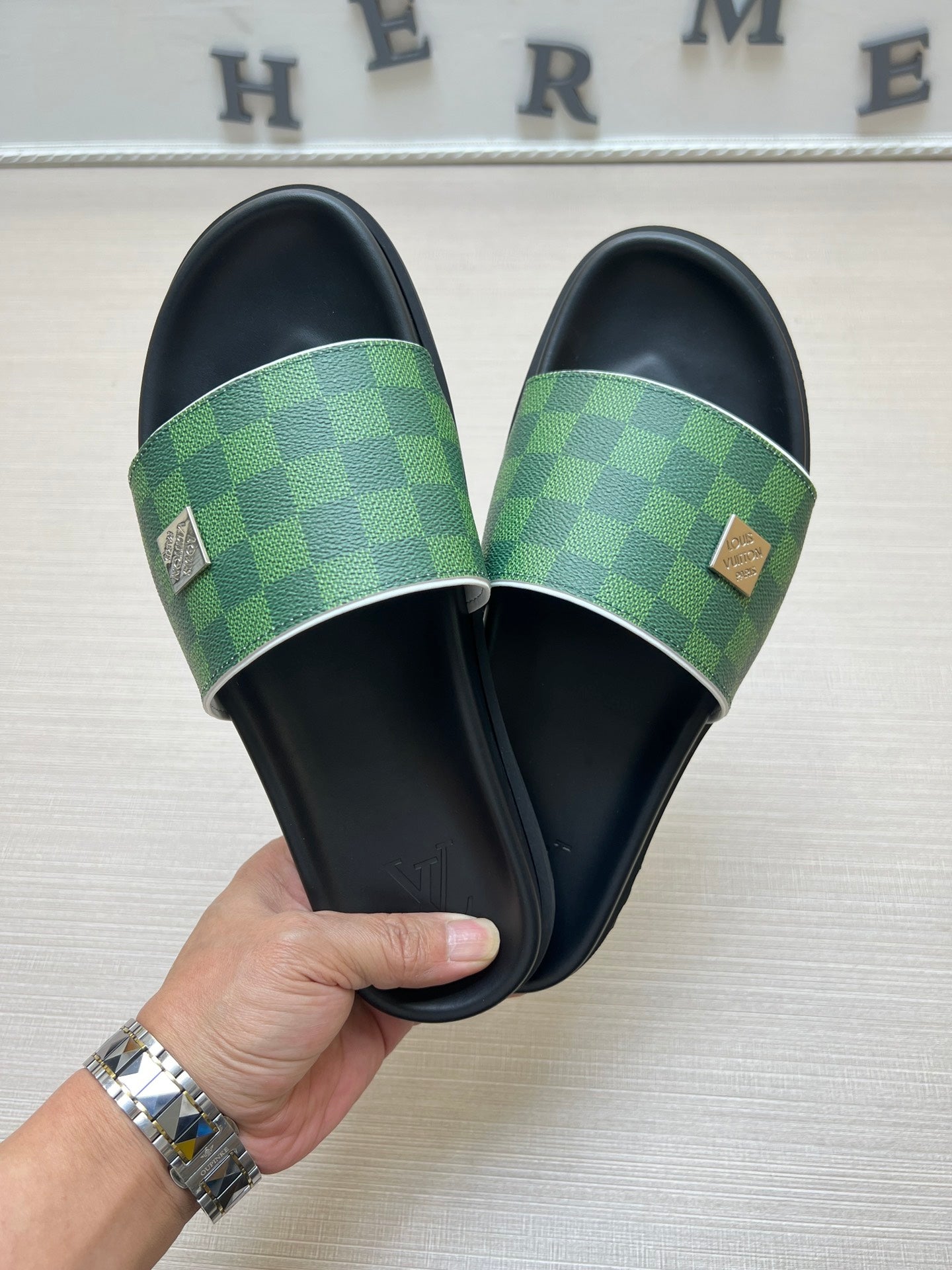 54E69ZDE Stylish slippers