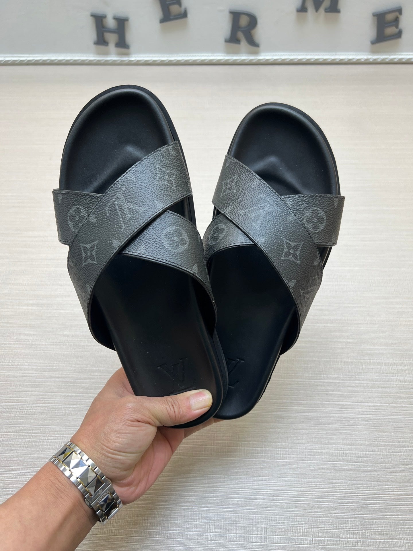 54E56ZDE Stylish slippers