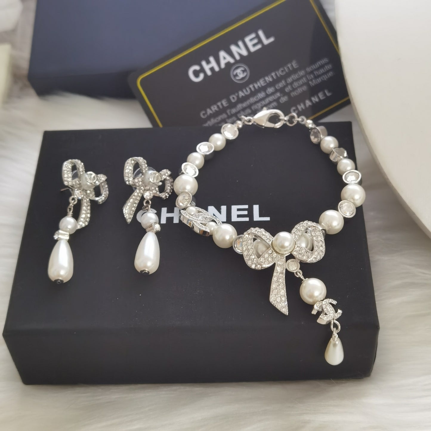 14C668KDE Stylish Earrings Bracelets Necklaces