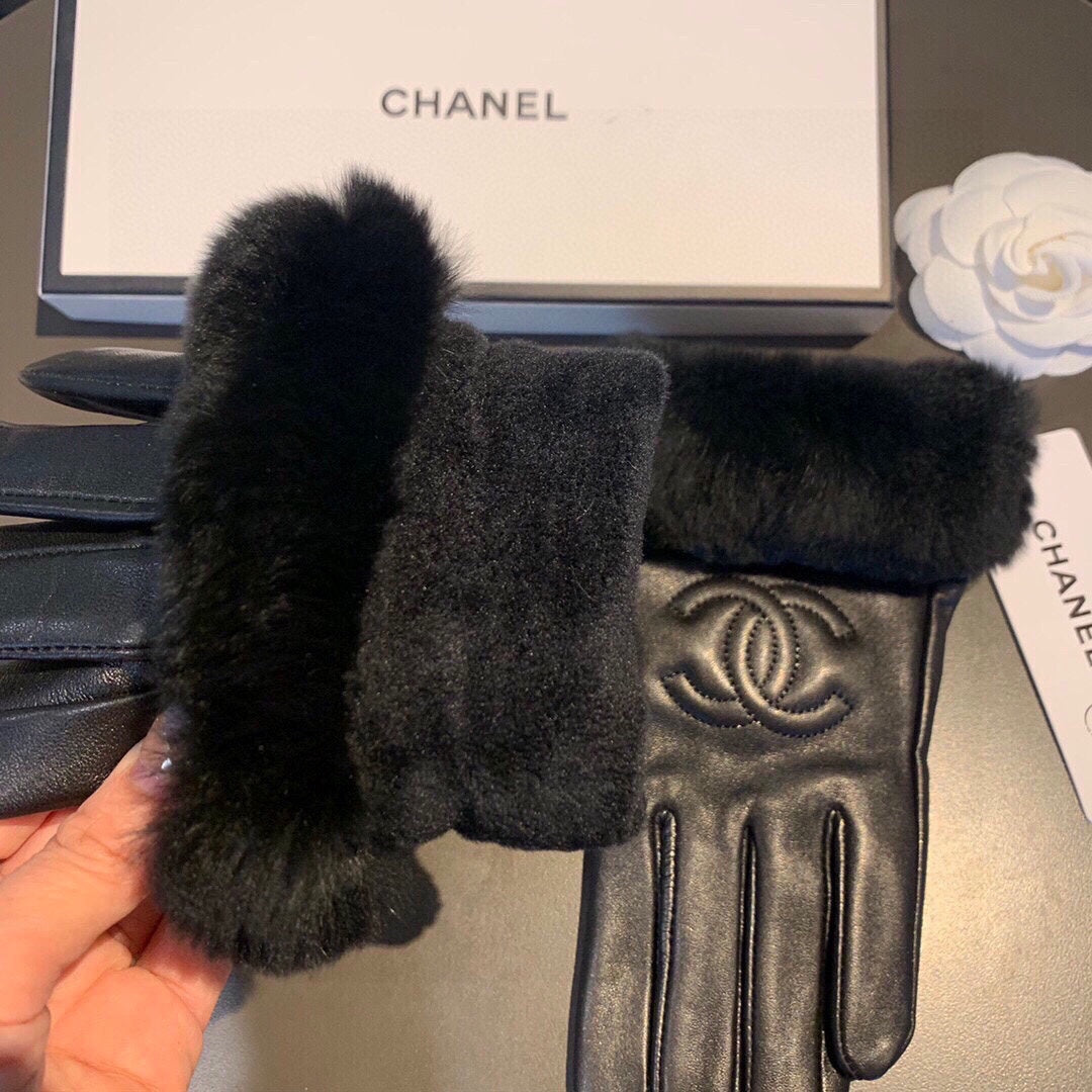 24C96SDE Stylish gloves