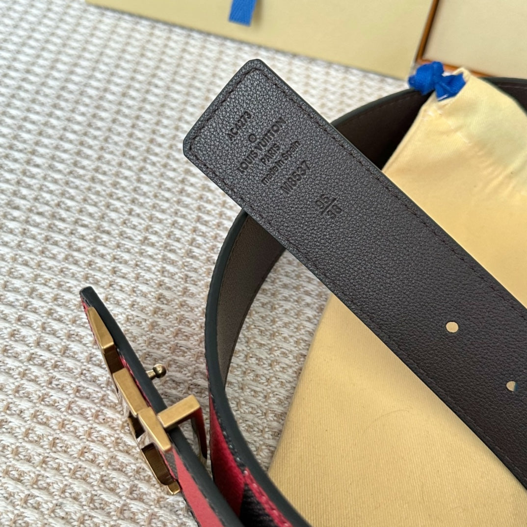 14E149PDE Stylish High quality belt With full package