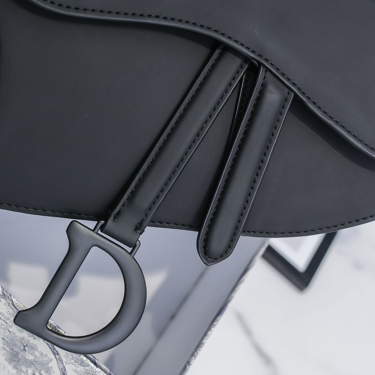 5D10BDE Stylish leather bag