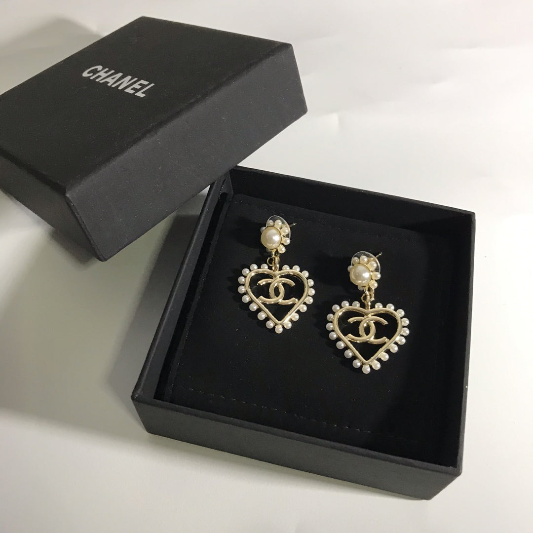 14C795EDE Stylish Earrings