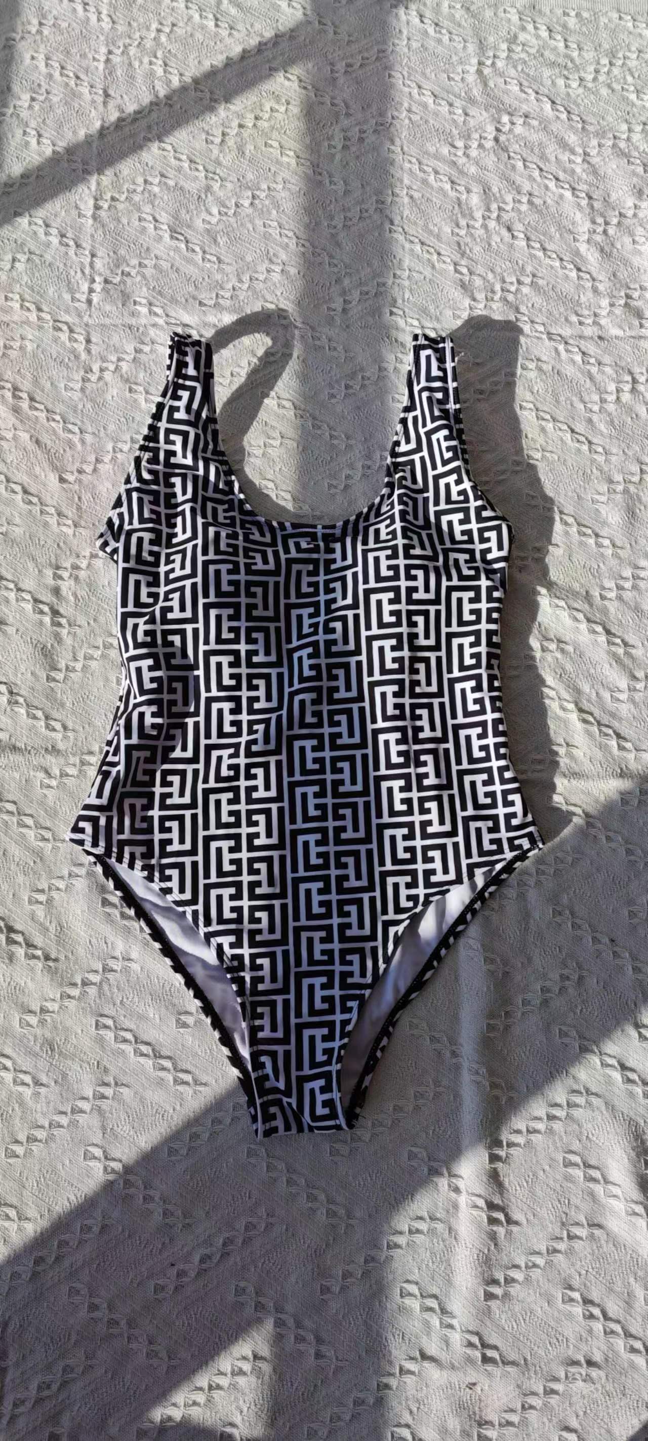 14V120YDE Stylish Bikini swimsuit