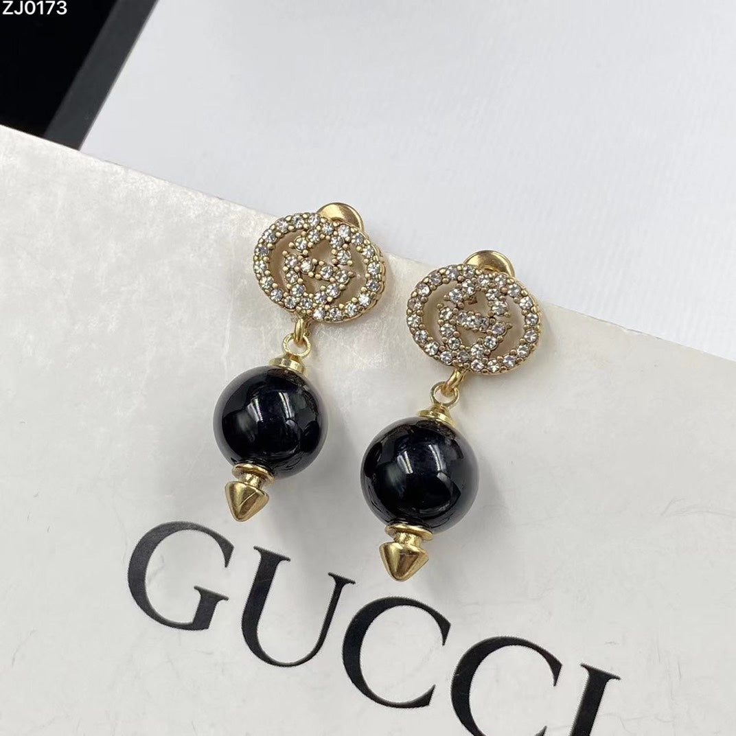 1YB56EDE Stylish Earrings